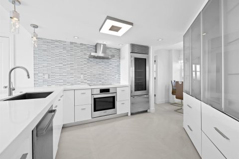 Condo in Fort Lauderdale, Florida, 2 bedrooms  № 2414173 - photo 4