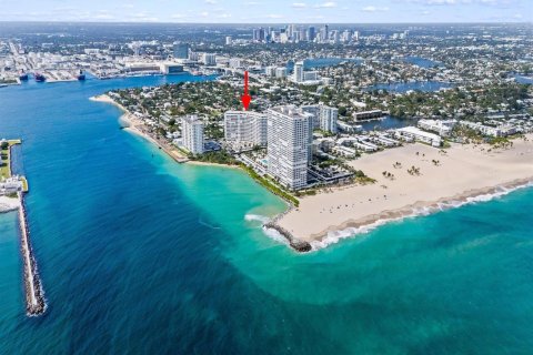 Condo in Fort Lauderdale, Florida, 2 bedrooms  № 2414173 - photo 2