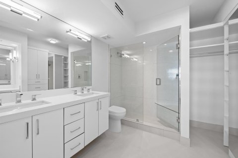Condo in Fort Lauderdale, Florida, 2 bedrooms  № 2414173 - photo 12