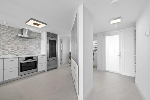 Condo in Fort Lauderdale, Florida, 2 bedrooms  № 2414173 - photo 20