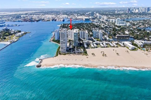 Condo in Fort Lauderdale, Florida, 2 bedrooms  № 2414173 - photo 17