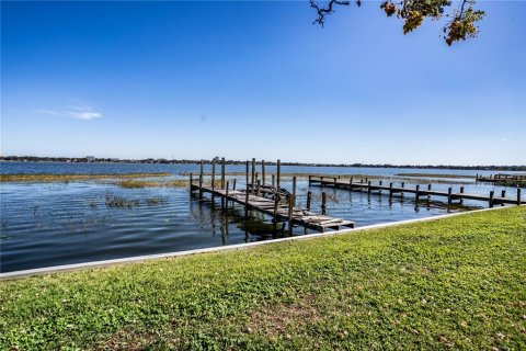 House in Winter Haven, Florida 4 bedrooms, 198.35 sq.m. № 1569933 - photo 5