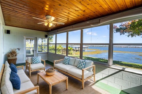 House in Winter Haven, Florida 4 bedrooms, 198.35 sq.m. № 1569933 - photo 4