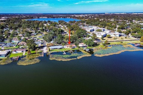 House in Winter Haven, Florida 4 bedrooms, 198.35 sq.m. № 1569933 - photo 3