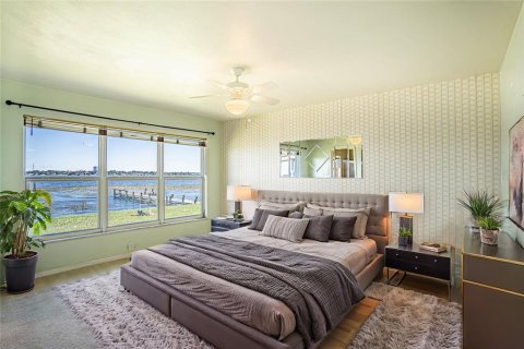 House in Winter Haven, Florida 4 bedrooms, 198.35 sq.m. № 1569933 - photo 23