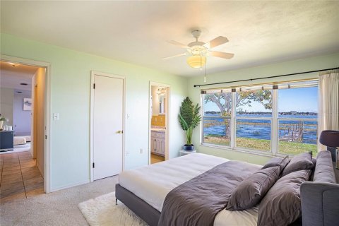 House in Winter Haven, Florida 4 bedrooms, 198.35 sq.m. № 1569933 - photo 24