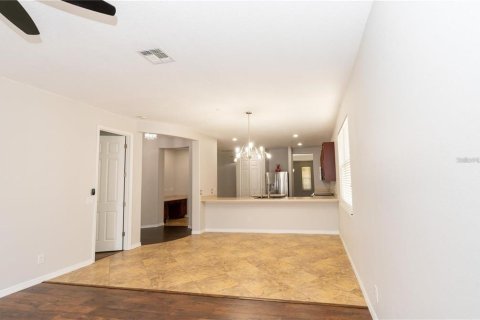 Casa en alquiler en Orlando, Florida, 3 dormitorios, 196.21 m2 № 1917497 - foto 6