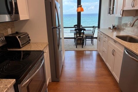 Condo in Boca Raton, Florida, 2 bedrooms  № 2176708 - photo 11