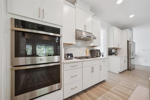 Casa en venta en Mount Dora, Florida, 5 dormitorios, 306.58 m2 № 2223561 - foto 21