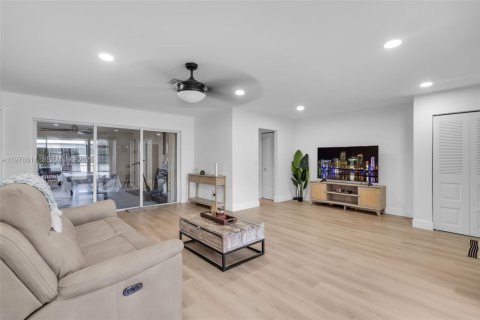 Купить виллу или дом в Дирфилд-Бич, Флорида 2 спальни, 123.19м2, № 2049342 - фото 5