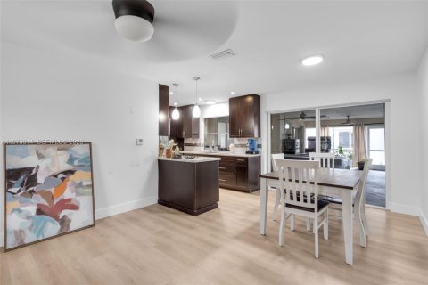 Купить виллу или дом в Дирфилд-Бич, Флорида 2 спальни, 123.19м2, № 2049342 - фото 12