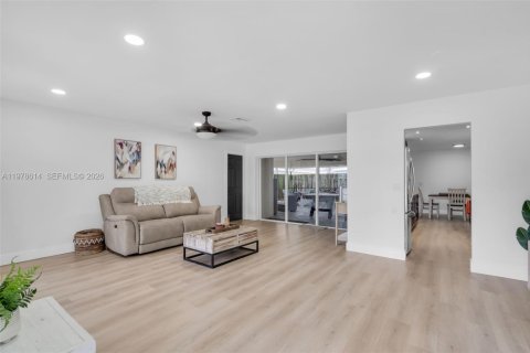 Купить виллу или дом в Дирфилд-Бич, Флорида 2 спальни, 123.19м2, № 2049342 - фото 3