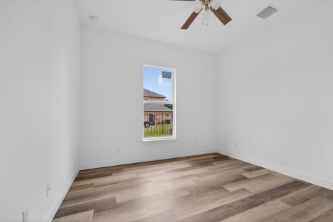 House in Port St. Lucie, Florida 4 bedrooms, 300.63 sq.m. № 2083247 - photo 22