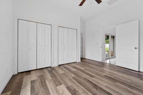 House in Port St. Lucie, Florida 4 bedrooms, 300.63 sq.m. № 2083247 - photo 25