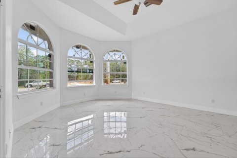 House in Port St. Lucie, Florida 4 bedrooms, 300.63 sq.m. № 2083247 - photo 9