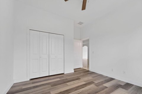 House in Port St. Lucie, Florida 4 bedrooms, 300.63 sq.m. № 2083247 - photo 23