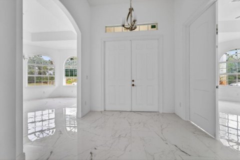 House in Port St. Lucie, Florida 4 bedrooms, 300.63 sq.m. № 2083247 - photo 8