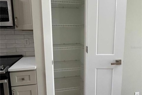 Купить кондоминиум в Сент-Питерсберг, Флорида 5 комнат, 99.41м2, № 1780889 - фото 12