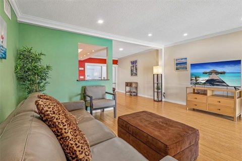 Condominio en venta en Casselberry, Florida, 2 dormitorios, 130.43 m2 № 2117560 - foto 9