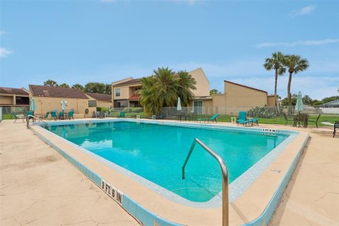 Condominio en venta en Casselberry, Florida, 2 dormitorios, 130.43 m2 № 2117560 - foto 27