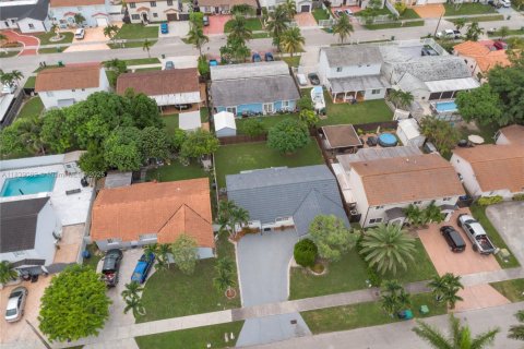 Casa en venta en Miami, Florida, 3 dormitorios, 130.06 m2 № 1828744 - foto 20