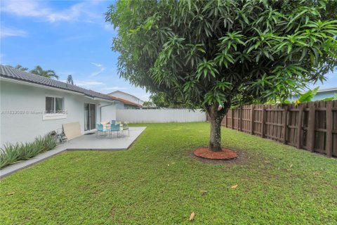 Casa en venta en Miami, Florida, 3 dormitorios, 130.06 m2 № 1828744 - foto 22