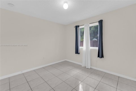 Casa en venta en Miami, Florida, 3 dormitorios, 130.06 m2 № 1828744 - foto 15