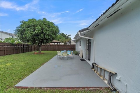 Casa en venta en Miami, Florida, 3 dormitorios, 130.06 m2 № 1828744 - foto 26