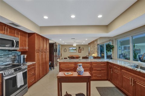 Villa ou maison à vendre à Coral Springs, Floride: 4 chambres, 278.15 m2 № 2042016 - photo 5