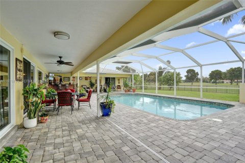 Villa ou maison à vendre à Coral Springs, Floride: 4 chambres, 278.15 m2 № 2042016 - photo 11