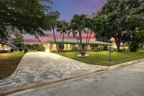 Villa ou maison à Coral Springs, Floride 4 chambres, 278.15 m2 № 2042016