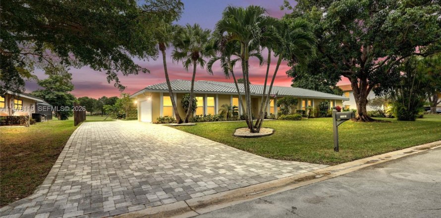 Villa ou maison à Coral Springs, Floride 4 chambres, 278.15 m2 № 2042016