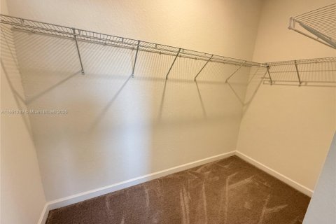 Villa ou maison à vendre à Miami, Floride: 4 chambres, 291.62 m2 № 1937981 - photo 29