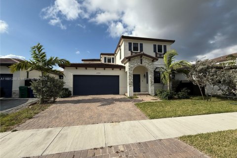 Villa ou maison à vendre à Miami, Floride: 4 chambres, 291.62 m2 № 1937981 - photo 9