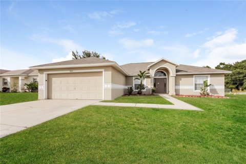 Villa ou maison à Kissimmee, Floride 4 chambres, 169.08 m2 № 2150288