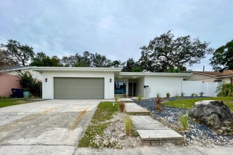 Villa ou maison à Tampa, Floride 3 chambres, 176.7 m2 № 2418558