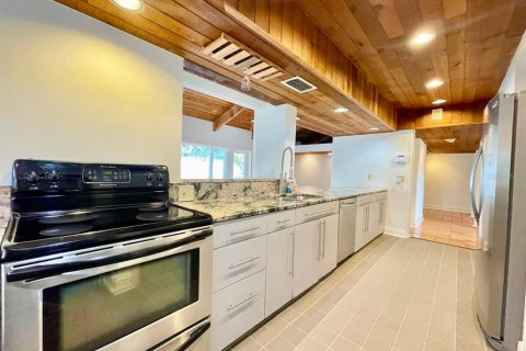Villa ou maison à louer à Tampa, Floride: 3 chambres, 176.7 m2 № 2418558 - photo 11