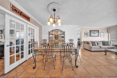 Villa ou maison à vendre à Miami Gardens, Floride: 3 chambres, 138.98 m2 № 1933137 - photo 15