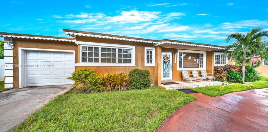 Casa en Miami Gardens, Florida 3 dormitorios, 138.98 m2 № 1933137