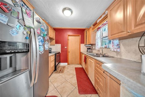 Villa ou maison à vendre à Miami Gardens, Floride: 3 chambres, 138.98 m2 № 1933137 - photo 16