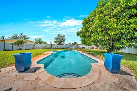 Villa ou maison à vendre à Miami Gardens, Floride: 3 chambres, 138.98 m2 № 1933137 - photo 22