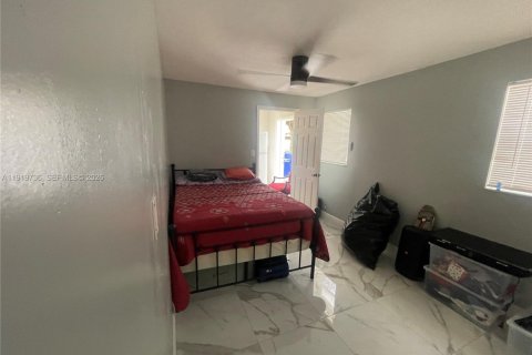 Commercial property in Hollywood, Florida 193.33 sq.m. № 2033712 - photo 8