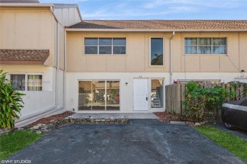 Townhouse in Plantation, Florida 3 bedrooms, 137.5 sq.m. № 1845586 - photo 1