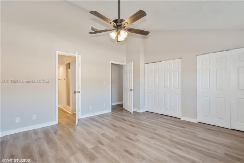 Townhouse in Plantation, Florida 3 bedrooms, 137.5 sq.m. № 1845586 - photo 8