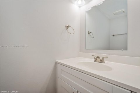 Townhouse in Plantation, Florida 3 bedrooms, 137.5 sq.m. № 1845586 - photo 16