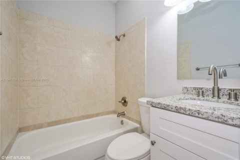 Townhouse in Plantation, Florida 3 bedrooms, 137.5 sq.m. № 1845586 - photo 14