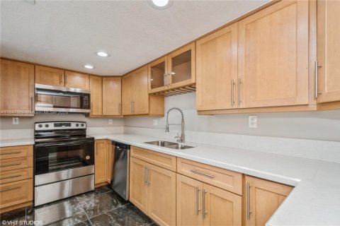 Townhouse in Plantation, Florida 3 bedrooms, 137.5 sq.m. № 1845586 - photo 5