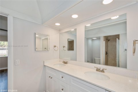 Townhouse in Plantation, Florida 3 bedrooms, 137.5 sq.m. № 1845586 - photo 10
