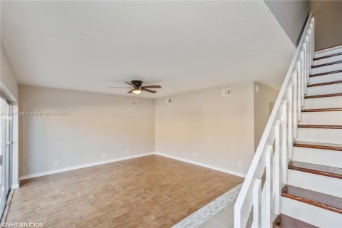 Townhouse in Plantation, Florida 3 bedrooms, 137.5 sq.m. № 1845586 - photo 3