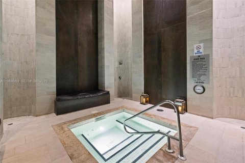 Condo in Hallandale Beach, Florida, 1 bedroom  № 2052848 - photo 22